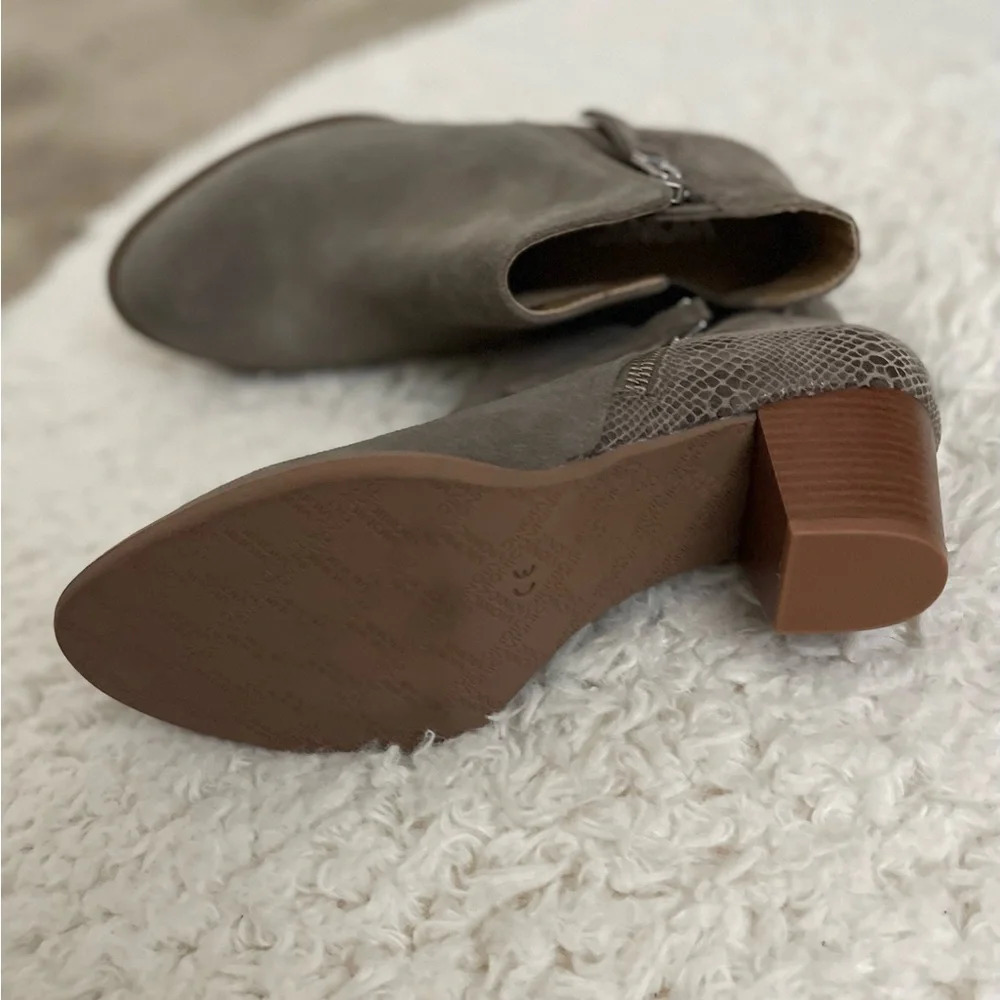 Vionic Anne booties - Picture 7 of 9